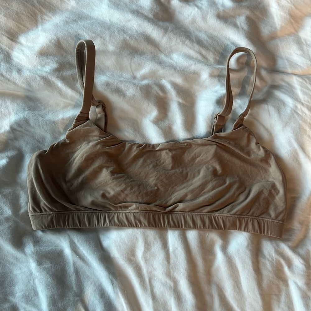 skims tan bra